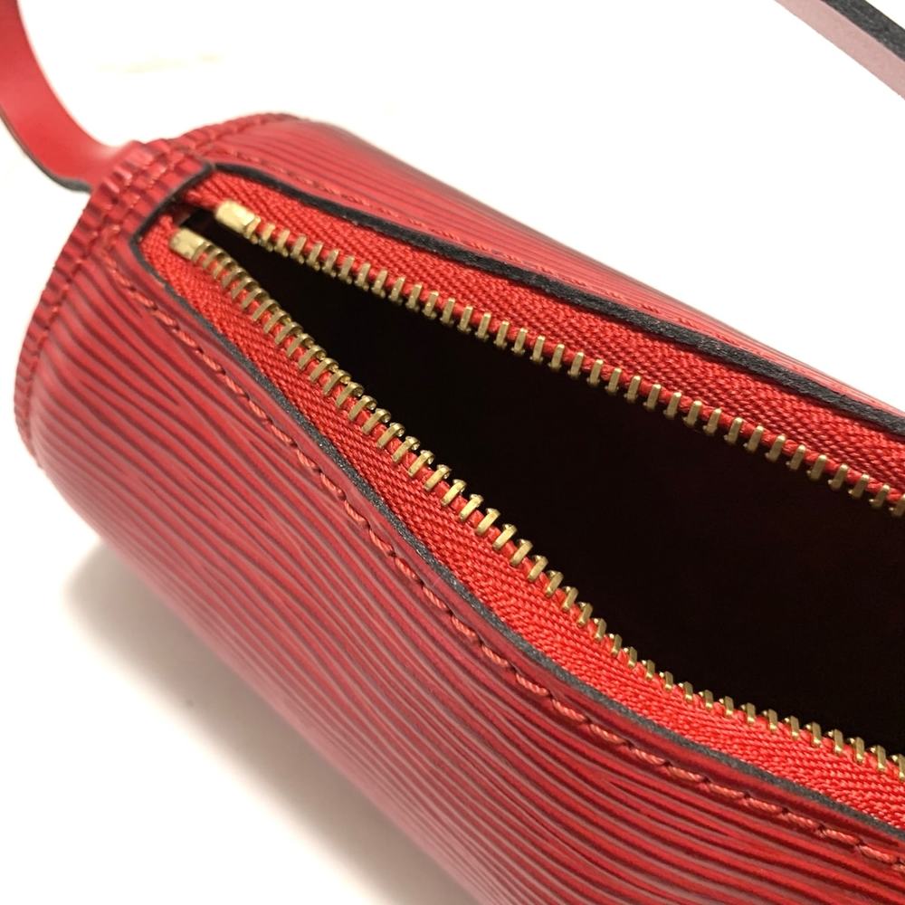 LOUIS VUITTON Papillon Clutch Bag - Picture 3 of 4